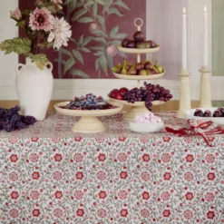 Bungalow Denmark Tischdecke 150x250cm Roja Scarlet