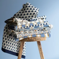Bungalow Denmark Tischdecke 160x350cm Milan Ocean Blue