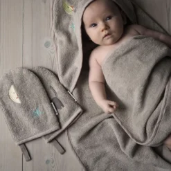 Dear April Petal Baby Kapuzenhandtuch Moon Cat