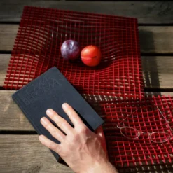 FUNDAMENTAL.BERLIN Centrepiece Gravity Red