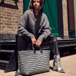 Handed By Tasche Dune dark grey M