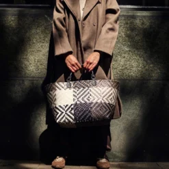 Handed By Tasche Quinn black-taupe/champagne