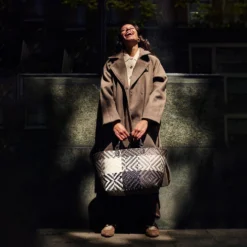 Handed By Tasche Quinn black-taupe/champagne
