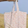 IB LAURSEN Tasche wattiert mit orangen und blauen Blumen