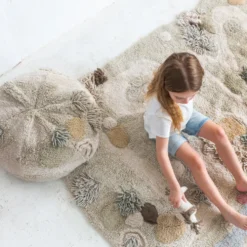 Lorena Canals Spielteppich waschbar Path of Nature inkl. Stofftier