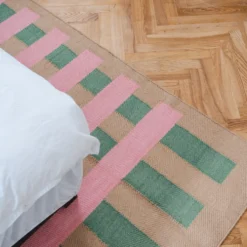 Matias Moellenbach Teppich Jute Green & Pink Stripes