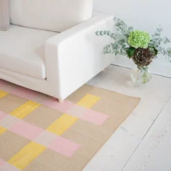 Matias Moellenbach Teppich Jute Pink and Yellow