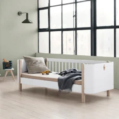 Oliver Furniture Baby- und Kinderbett Wood Mini+ Weiß/Eiche inkl. Umbauset Juniorbett