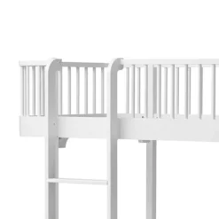 Oliver Furniture halbhohes Hochbett Wood Original Weiß - Leiter vorne 138 cm