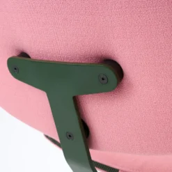 raawii Lounge chair Dark green / Stoffbezug pink