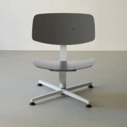 raawii Lounge chair Light grey / Sitzschale anthracite