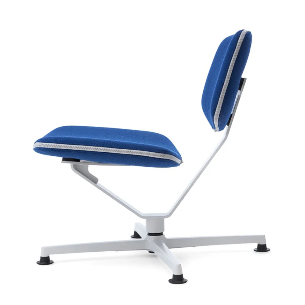 raawii Lounge chair Light grey / Stoffbezug Blue