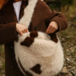 Studio Noos Tasche Cross Body Bag Faux Fur Holy Cow